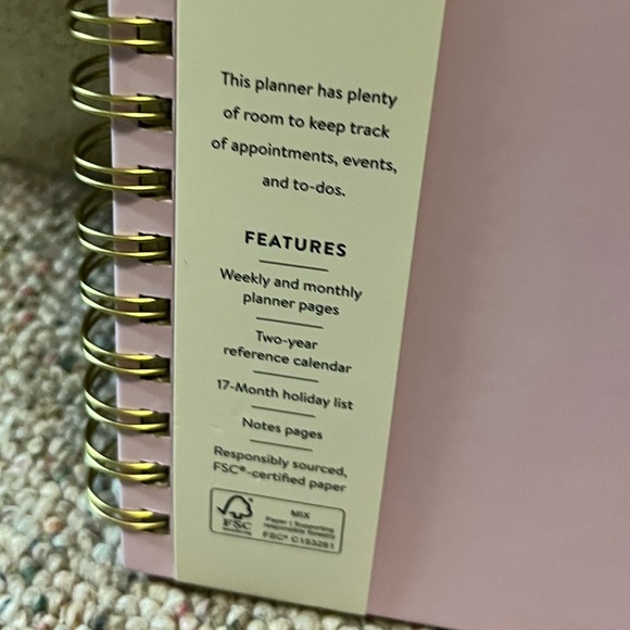 🆕 Rae Dunn Gold Bow 2026 17 Month Planner Large - Picture 5 of 13